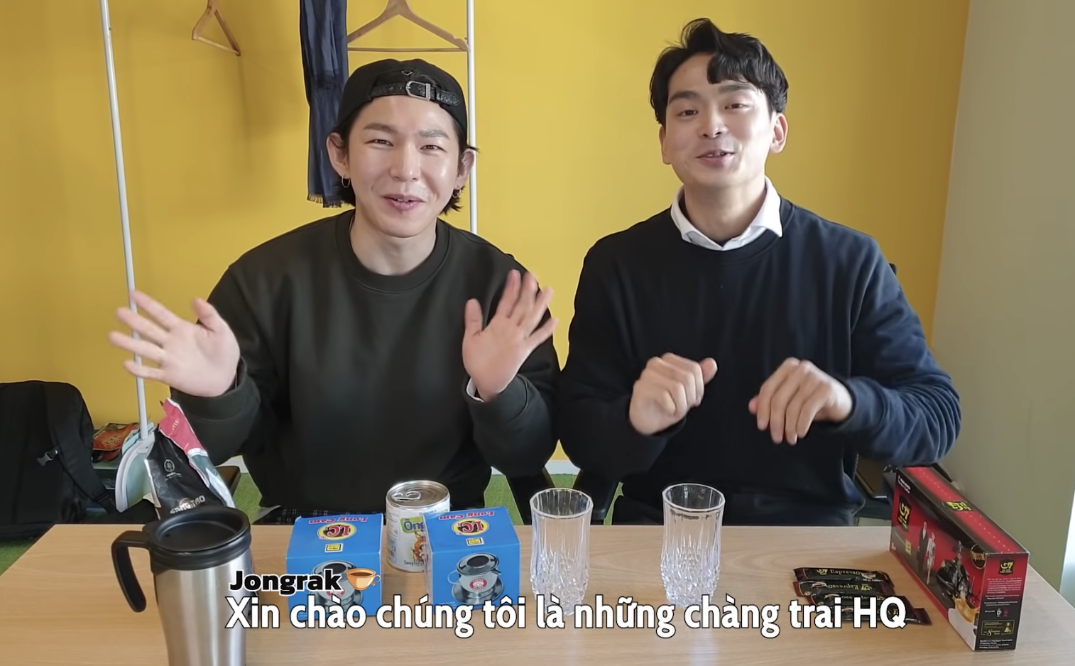 Phản ứng của thợ pha chế cafe nổi tiếng HQ lần đầu uống thử Cà phê phin Việt Nam