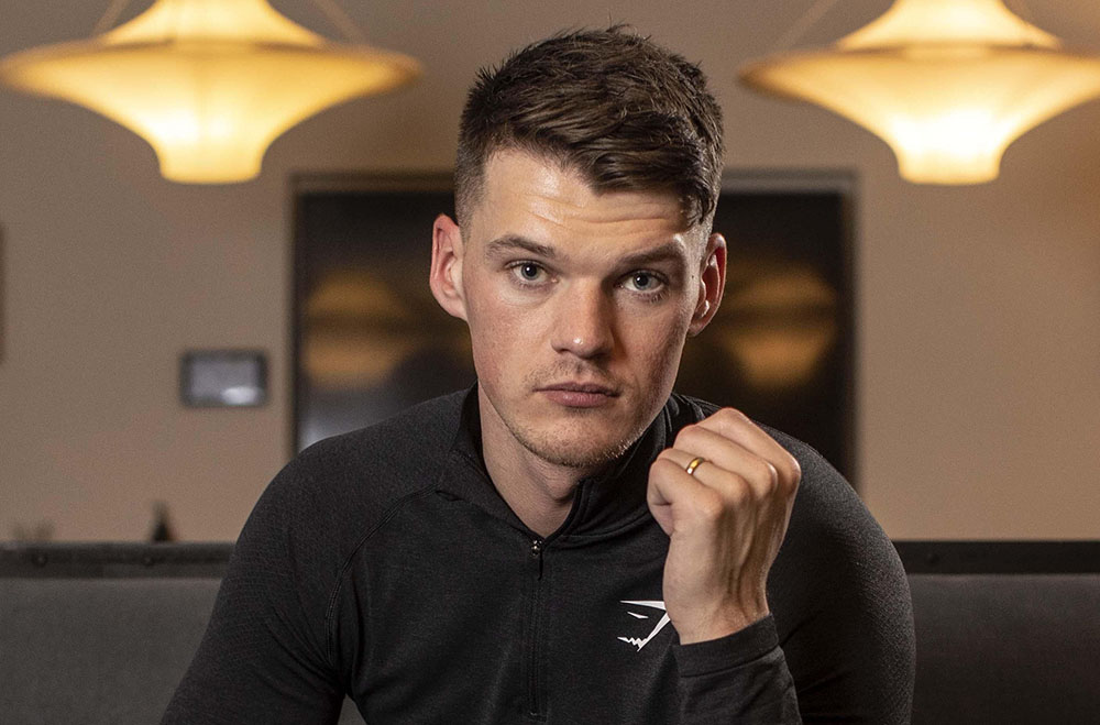 Từ giao pizza thành một trong những tỷ phú trẻ nhất thế giới